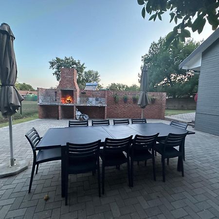 Inbloem Otel Bloemfontein Dış mekan fotoğraf